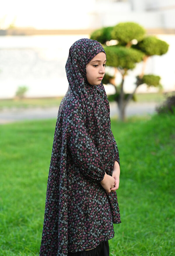 Entire Spiral Black Namaz Chaddar