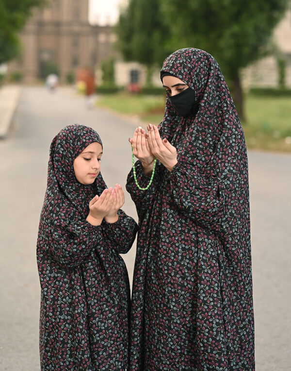 Entire Spiral Namaz Chaddar Mommy and Me