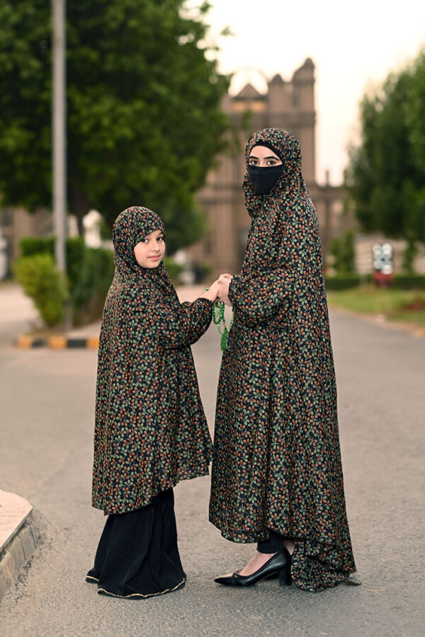 Fantastic Spiral Namaz Chaddar Mommy and Me