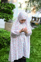 Flower Pattern White Namaz Chaddar